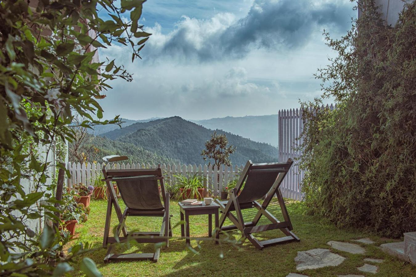 The Birdcage, Mukteshwar Hotel Exterior photo